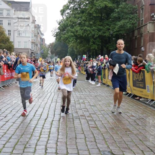 13.09.2026 - Kiel Lauf Yannick Fuchs http://msf.ph/oto/10406238 13.09.2026 08:58:37 Ziel 515, 1188, 2100, 4965, 5092, 5200, 5536, 5537, 5908, 7022, 8354, 11430, 11783, 12297, 734, 1158, 1382, 1462, 2710, 2908, 3145, 3150, 3217, 3492, 3567, 3686, 4115, 4491, 4546, 4550, 4622, 4995, 4999, 5005, 6246, 6350, 6428, 6588, 6984, 7018, 7026, 7031, 7574, 7576, 7812, 8067, 9097, 9372, 9490, 9585, 9620, 9622, 9701, 9852, 10242, 10566, 10890, 10899, 10925, 11077, 11638, 11673, 12216, 27, 339, 1119, 1348, 3242, 5201, 6151, 6573, 6896, 7223, 7407 meine-sportfotos.de
