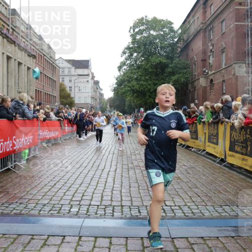13.09.2026 - Kiel Lauf Yannick Fuchs http://msf.ph/oto/10406337 13.09.2026 08:58:47 Ziel 27, 339, 1119, 1348, 3242, 5092, 5200, 5201, 5536, 5537, 6151, 6573, 7407, 9773, 10211, 10821, 11252, 11386, 11430, 11783, 11924, 12297, 12517, 515, 734, 1158, 1188, 1382, 2100, 2710, 3145, 3150, 3217, 3492, 3686, 4115, 4491, 4546, 4550, 4622, 4965, 5092, 5200, 5908, 6246, 6428, 6588, 7018, 7022, 8067, 8354, 9585, 9620, 9622, 9701, 9852, 10242, 10890, 10899, 10925, 11077, 11430, 512, 1848, 2725, 4026, 5106, 5629, 6883, 6896, 7028, 7223, 7739, 7916, 8261, 8944, 734, 2710 meine-sportfotos.de