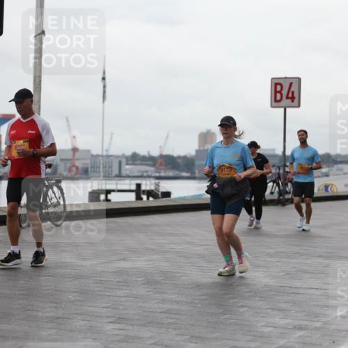13.09.2026 - Kiel Lauf Andreas Tolksdorf http://msf.ph/oto/10406491 13.09.2026 11:08:24 Kiellinie 8247, 9120, 4 meine-sportfotos.de