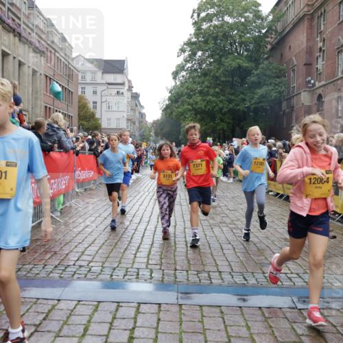 13.09.2026 - Kiel Lauf Yannick Fuchs http://msf.ph/oto/10406537 13.09.2026 08:59:05 Ziel 118, 512, 1848, 2725, 3666, 4026, 5106, 5629, 6883, 7028, 7223, 7739, 7916, 8261, 8944, 9215, 10334, 11201, 11575, 27, 339, 515, 1119, 1188, 1348, 2100, 3242, 4965, 5092, 5200, 5201, 5536, 5537, 6151, 6573, 6896, 7022, 7223, 7407, 8354, 9773, 10211, 10292, 10821, 11252, 11386, 11430, 11783, 11924, 12297, 12517, 3543, 3767, 3803, 3958, 4064, 4164, 4426, 4444, 4498, 5131, 5590, 6480, 6816, 7337, 7371, 7401, 7706, 9293, 9430, 1382, 3217, 4622 meine-sportfotos.de