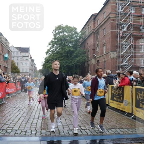13.09.2026 - Kiel Lauf Yannick Fuchs http://msf.ph/oto/10406623 13.09.2026 08:59:15 Ziel 118, 3543, 3666, 3767, 3803, 4026, 4064, 4164, 4426, 4444, 6480, 6816, 7028, 7401, 7706, 8261, 9215, 9293, 9430, 9623, 10682, 11617, 11808, 27, 339, 512, 1119, 1348, 1848, 2725, 3242, 5106, 5201, 5536, 5537, 5629, 6151, 6573, 6883, 6896, 7223, 7407, 7739, 7916, 8944, 9773, 10211, 10292, 10334, 10821, 11201, 11252, 11386, 11575, 11924, 12297, 12517, 125, 579, 1413, 1549, 1792, 2342, 3165, 3537, 3890, 3958, 4481, 4498, 4886, 5016, 5131, 5590, 6943, 7337, 7371 meine-sportfotos.de