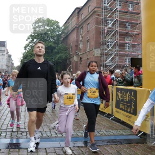 13.09.2026 - Kiel Lauf Yannick Fuchs http://msf.ph/oto/10406630 13.09.2026 08:59:15 Ziel 118, 3543, 3666, 3767, 3803, 4026, 4064, 4164, 4426, 4444, 6480, 6816, 7028, 7401, 7706, 8261, 9215, 9293, 9430, 9623, 10682, 11617, 11808, 27, 339, 512, 1119, 1348, 1848, 2725, 3242, 5106, 5201, 5536, 5537, 5629, 6151, 6573, 6883, 6896, 7223, 7407, 7739, 7916, 8944, 9773, 10211, 10292, 10334, 10821, 11201, 11252, 11386, 11575, 11924, 12297, 12517, 125, 579, 1413, 1549, 1792, 2342, 3165, 3537, 3890, 3958, 4481, 4498, 4886, 5016, 5131, 5590, 6943, 7337, 7371 meine-sportfotos.de