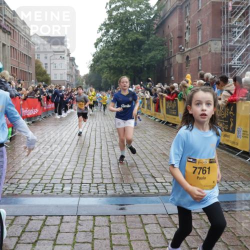 13.09.2026 - Kiel Lauf Yannick Fuchs http://msf.ph/oto/10406688 13.09.2026 08:59:22 Ziel 125, 3767, 3803, 3958, 4064, 4164, 4426, 4444, 4498, 4886, 5131, 5590, 6480, 6816, 6944, 7337, 7371, 7401, 7706, 8069, 9293, 9358, 9430, 9623, 10682, 11189, 11395, 11617, 11808, 12004, 12383, 118, 512, 1119, 1848, 2725, 3242, 3543, 3666, 4026, 5106, 5629, 6151, 6883, 6896, 7028, 7223, 7739, 7916, 8261, 8944, 9215, 10211, 10292, 10334, 10821, 11201, 11386, 11575, 11924, 12517, 579, 1413, 1549, 1792, 2342, 3165, 3537, 3890, 4481, 5016, 6943, 12517 meine-sportfotos.de