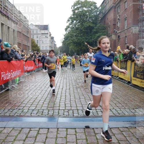13.09.2026 - Kiel Lauf Yannick Fuchs http://msf.ph/oto/10406696 13.09.2026 08:59:22 Ziel 125, 3767, 3803, 3958, 4064, 4164, 4426, 4444, 4498, 4886, 5131, 5590, 6480, 6816, 6944, 7337, 7371, 7401, 7706, 8069, 9293, 9358, 9430, 9623, 10682, 11189, 11395, 11617, 11808, 12004, 12383, 118, 512, 1119, 1848, 2725, 3242, 3543, 3666, 4026, 5106, 5629, 6151, 6883, 6896, 7028, 7223, 7739, 7916, 8261, 8944, 9215, 10211, 10292, 10334, 10821, 11201, 11386, 11575, 11924, 12517, 579, 1413, 1549, 1792, 2342, 3165, 3537, 3890, 4481, 5016, 6943, 12517 meine-sportfotos.de