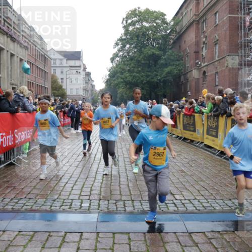 13.09.2026 - Kiel Lauf Yannick Fuchs http://msf.ph/oto/10406736 13.09.2026 08:59:28 Ziel 125, 579, 1413, 1549, 1792, 2342, 3165, 3803, 3890, 3958, 4426, 4481, 4498, 4886, 5016, 5131, 5590, 6943, 6944, 7320, 7337, 7371, 7396, 7401, 7981, 8069, 8153, 9293, 9358, 9370, 10665, 10723, 11189, 11395, 11570, 11617, 11808, 12004, 12383, 12586, 118, 512, 1848, 2725, 3543, 3666, 3767, 4026, 4064, 4164, 4444, 5106, 5629, 6480, 6816, 6883, 6896, 7028, 7223, 7706, 7739, 7916, 8261, 8944, 9215, 9430, 9623, 10292, 10334, 10682, 11201, 11575, 28, 3537, 12517 meine-sportfotos.de