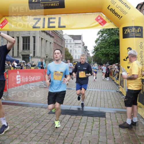13.09.2026 - Kiel Lauf Yannick Fuchs http://msf.ph/oto/10406771 13.09.2026 10:33:04 Ziel 1467, 3997, 6988, 9222, 10181, 10552, 32, 342, 870, 875, 1393, 1467, 1612, 1801, 3327, 4236, 4393, 4512, 4963, 5721, 6337, 7471, 7650, 8033, 8621, 8683, 9123, 9222, 9879, 10338, 11299, 11319, 11597, 12353, 12728, 864, 1327, 1331, 1525, 1979, 2824, 3991, 4929, 5197, 5274, 5907, 6537, 7030, 7709, 8280, 9411, 9891, 9975, 10331, 10448, 10773, 11063, 11754, 12277, 12339, 3170, 3923, 4236, 4349, 4512, 6435, 8878, 11299, 11319, 11451, 11612, 12071, 12367 meine-sportfotos.de