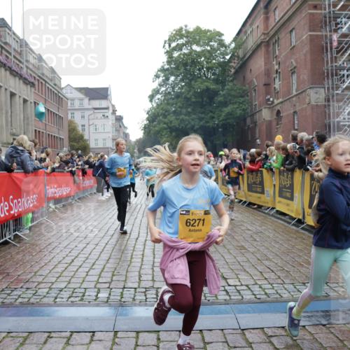 13.09.2026 - Kiel Lauf Yannick Fuchs http://msf.ph/oto/10406865 13.09.2026 08:59:42 Ziel 28, 533, 579, 621, 2906, 2962, 3537, 3865, 3867, 3890, 7919, 8530, 8673, 8932, 9036, 9151, 9370, 9394, 9939, 11364, 11570, 11980, 12298, 12329, 12586, 118, 125, 1413, 1549, 1792, 2342, 3165, 3543, 3666, 3767, 3803, 3958, 4064, 4164, 4426, 4444, 4481, 4498, 4886, 5016, 5131, 5590, 6480, 6816, 6943, 6944, 7320, 7337, 7371, 7396, 7401, 7706, 7981, 8069, 8153, 8261, 9215, 9293, 9358, 9370, 9430, 9623, 10665, 10682, 10723, 11189, 11395, 11570, 11617, 12004, 12383, 7746 meine-sportfotos.de
