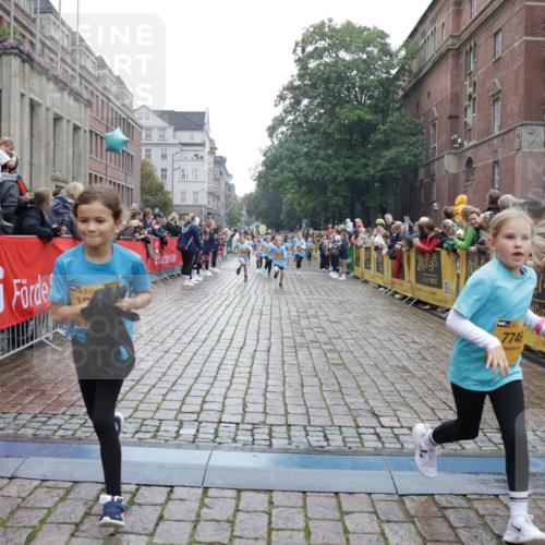 13.09.2026 - Kiel Lauf Yannick Fuchs http://msf.ph/oto/10406910 13.09.2026 08:59:46 Ziel 28, 533, 621, 2906, 2962, 3865, 3867, 7919, 8673, 8932, 9036, 9151, 9939, 11364, 11980, 12298, 12329, 125, 579, 1413, 1549, 1792, 2342, 3165, 3537, 3543, 3767, 3803, 3890, 3958, 4064, 4164, 4426, 4444, 4481, 4498, 4886, 5016, 5131, 5590, 6480, 6816, 6943, 6944, 7320, 7337, 7371, 7396, 7401, 7706, 7981, 8069, 8153, 8530, 9293, 9358, 9370, 9394, 9430, 9623, 10665, 10682, 10723, 11189, 11364, 11395, 11570, 11617, 12004, 12383, 12586, 4001, 7746, 10083, 3543 meine-sportfotos.de