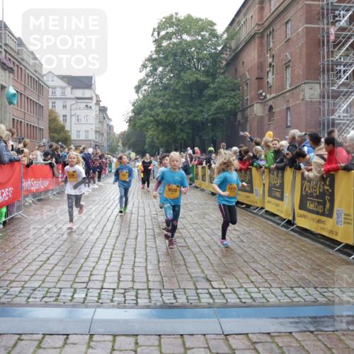 13.09.2026 - Kiel Lauf Yannick Fuchs http://msf.ph/oto/10406992 13.09.2026 08:59:54 Ziel 28, 533, 1871, 2789, 2962, 3545, 3568, 3865, 3867, 6271, 8673, 9036, 9939, 12298, 125, 533, 579, 621, 1413, 1549, 1792, 2342, 2906, 2962, 3165, 3537, 3803, 3890, 3958, 4426, 4481, 4498, 4886, 5016, 5131, 5590, 6943, 6944, 7320, 7337, 7371, 7396, 7401, 7919, 7981, 8069, 8153, 8530, 8932, 9151, 9293, 9358, 9370, 9394, 10665, 10723, 11189, 11364, 11395, 11570, 11617, 11980, 12004, 12329, 12383, 12586, 783, 1538, 4001, 4793, 7746, 9003, 9421, 9520, 10083 meine-sportfotos.de
