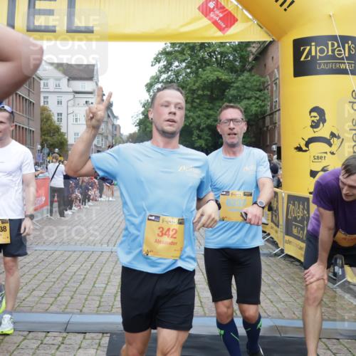 13.09.2026 - Kiel Lauf Yannick Fuchs http://msf.ph/oto/10407006 13.09.2026 10:33:24 Ziel 864, 1331, 1525, 1979, 2824, 3991, 4929, 5197, 5274, 5907, 6537, 6775, 7709, 9411, 9891, 9975, 10331, 10448, 11063, 11754, 12277, 12339, 32, 1327, 1467, 3327, 3997, 6988, 7030, 8280, 9222, 9879, 10181, 10552, 10773, 11754, 12277, 435, 446, 813, 1958, 2073, 2775, 3323, 3799, 3924, 4776, 5961, 6080, 6569, 6973, 7372, 8225, 8641, 8896, 8938, 8940, 10984, 11289, 11707, 12729, 342, 1801, 3327, 4393, 4963, 6337, 7471, 7650, 9879, 10338, 11597, 12353 meine-sportfotos.de