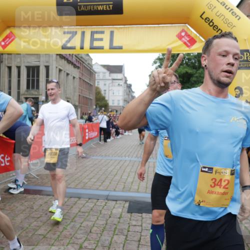 13.09.2026 - Kiel Lauf Yannick Fuchs http://msf.ph/oto/10407012 13.09.2026 10:33:24 Ziel 864, 1331, 1525, 1979, 2824, 3991, 4929, 5197, 5274, 5907, 6537, 6775, 7709, 9411, 9891, 9975, 10331, 10448, 11063, 11754, 12277, 12339, 32, 1327, 1467, 3327, 3997, 6988, 7030, 8280, 9222, 9879, 10181, 10552, 10773, 11754, 12277, 435, 446, 813, 1958, 2073, 2775, 3323, 3799, 3924, 4776, 5961, 6080, 6569, 6973, 7372, 8225, 8641, 8896, 8938, 8940, 10984, 11289, 11707, 12729, 342, 1801, 3327, 4393, 4963, 6337, 7471, 7650, 9879, 10338, 11597, 12353 meine-sportfotos.de