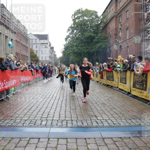 13.09.2026 - Kiel Lauf Yannick Fuchs http://msf.ph/oto/10407040 13.09.2026 08:59:58 Ziel 780, 1871, 2789, 2918, 3545, 3568, 6271, 7624, 7746, 8692, 12371, 28, 125, 533, 579, 621, 1413, 1549, 1792, 2342, 2906, 2962, 3165, 3537, 3865, 3867, 3890, 4481, 4498, 4886, 5016, 5131, 6943, 6944, 7320, 7396, 7919, 7981, 8069, 8153, 8530, 8673, 8932, 9036, 9151, 9358, 9370, 9394, 9939, 10665, 10723, 11189, 11364, 11395, 11570, 11980, 12298, 12329, 12586, 65, 783, 1538, 2513, 4001, 4661, 4793, 4821, 9003, 9421, 9520, 10083, 12662 meine-sportfotos.de
