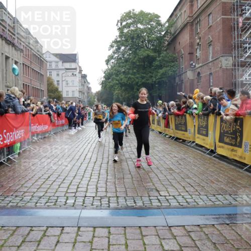13.09.2026 - Kiel Lauf Yannick Fuchs http://msf.ph/oto/10407043 13.09.2026 08:59:58 Ziel 780, 1871, 2789, 2918, 3545, 3568, 6271, 7624, 7746, 8692, 12371, 28, 125, 533, 579, 621, 1413, 1549, 1792, 2342, 2906, 2962, 3165, 3537, 3865, 3867, 3890, 4481, 4498, 4886, 5016, 5131, 6943, 6944, 7320, 7396, 7919, 7981, 8069, 8153, 8530, 8673, 8932, 9036, 9151, 9358, 9370, 9394, 9939, 10665, 10723, 11189, 11364, 11395, 11570, 11980, 12298, 12329, 12586, 65, 783, 1538, 2513, 4001, 4661, 4793, 4821, 9003, 9421, 9520, 10083, 12662 meine-sportfotos.de