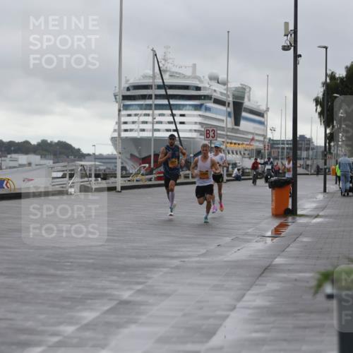 13.09.2026 - Kiel Lauf Andreas Tolksdorf http://msf.ph/oto/10407083 13.09.2026 11:36:24 Kiellinie 4, 3, 81, 100, 313477 meine-sportfotos.de