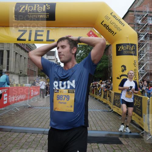 13.09.2026 - Kiel Lauf Yannick Fuchs http://msf.ph/oto/10407086 13.09.2026 10:33:32 Ziel 435, 813, 1331, 1958, 1979, 2775, 5961, 6080, 6569, 6775, 8641, 8938, 8940, 10331, 10984, 11063, 12729, 864, 1327, 1525, 2824, 3991, 3997, 4929, 5197, 5274, 5907, 6537, 6988, 7030, 7709, 8280, 9411, 9891, 9975, 10181, 10448, 10552, 10773, 11063, 11754, 12277, 12339, 115, 446, 908, 2073, 2285, 3323, 3799, 3924, 4300, 4776, 5160, 6973, 7372, 8225, 8362, 8896, 11289, 11604, 11707, 32, 1467, 3327, 9222, 9879 meine-sportfotos.de