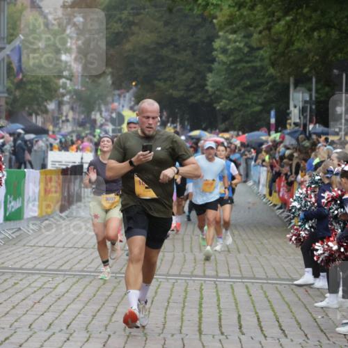 13.09.2026 - Kiel Lauf Yannick Fuchs http://msf.ph/oto/10407092 13.09.2026 10:33:36 Ziel 435, 446, 813, 1958, 2073, 2775, 3323, 3799, 3924, 5961, 6080, 6569, 6775, 6973, 8225, 8641, 8938, 8940, 10984, 11289, 12729, 864, 1327, 1331, 1525, 1979, 2824, 3991, 3997, 4929, 5197, 5274, 5907, 6537, 6775, 6988, 7030, 7709, 8280, 9411, 9891, 9975, 10181, 10331, 10448, 10552, 10773, 11063, 11754, 12277, 12339, 115, 908, 965, 1730, 2285, 4300, 4739, 4776, 5160, 7372, 7925, 8362, 8896, 9081, 11591, 11604, 11707, 1467, 9222 meine-sportfotos.de