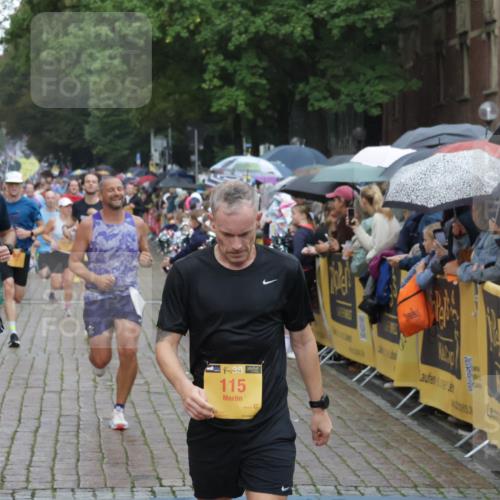 13.09.2026 - Kiel Lauf Yannick Fuchs http://msf.ph/oto/10407221 13.09.2026 10:34:27 Ziel 93, 244, 1086, 1668, 2094, 2465, 4351, 4466, 4723, 4735, 4820, 5125, 5737, 5996, 6260, 7387, 7933, 11153, 12020, 12070, 244, 965, 1299, 1352, 1668, 1730, 2009, 2333, 2577, 3099, 3384, 3395, 3704, 3819, 4679, 4739, 5165, 5175, 5773, 6344, 7378, 7925, 7932, 8022, 8646, 9078, 9081, 9373, 9491, 9788, 10179, 10310, 10893, 11002, 11153, 11318, 11591, 11732, 12120, 12169, 1307, 1667, 2044, 2432, 2449, 3180, 3864, 4608, 5576, 6225, 6941, 7672, 7928, 8480, 8746, 9276, 10549, 10904 meine-sportfotos.de