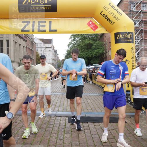 13.09.2026 - Kiel Lauf Yannick Fuchs http://msf.ph/oto/10407347 13.09.2026 10:34:43 Ziel 1307, 1667, 2044, 2432, 2449, 3180, 3864, 4608, 5576, 6225, 6941, 7672, 7928, 8480, 8746, 9276, 9389, 10549, 10904, 10905, 11374, 93, 244, 1086, 1299, 1668, 2009, 2094, 2465, 3384, 4351, 4466, 4679, 4723, 4735, 4820, 5125, 5165, 5737, 5996, 6260, 6344, 7387, 7932, 7933, 8646, 9788, 10893, 11002, 11153, 12020, 12070, 12120, 2268, 3470, 3547, 3603, 4028, 5218, 5247, 7006, 7273, 7960, 8195, 9853, 9988, 10361, 1299, 2009, 3099, 3395, 5175, 7378 meine-sportfotos.de