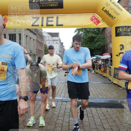 13.09.2026 - Kiel Lauf Yannick Fuchs http://msf.ph/oto/10407353 13.09.2026 10:34:44 Ziel 1307, 1667, 2044, 2432, 2449, 3180, 3864, 4608, 5576, 6225, 6941, 7672, 7928, 8195, 8480, 8746, 9276, 9389, 10549, 10904, 10905, 11374, 93, 244, 1086, 1299, 1668, 2009, 2094, 2465, 3180, 3384, 4351, 4466, 4608, 4679, 4723, 4735, 4820, 5125, 5165, 5737, 5996, 6260, 6344, 7387, 7928, 7932, 7933, 8480, 8646, 9788, 10893, 11002, 11153, 12020, 12070, 12120, 2268, 3470, 3547, 3603, 4028, 5218, 5247, 7006, 7273, 7960, 9541, 9853, 9988, 10361, 1299, 2009, 3099, 3395, 5175, 7378 meine-sportfotos.de