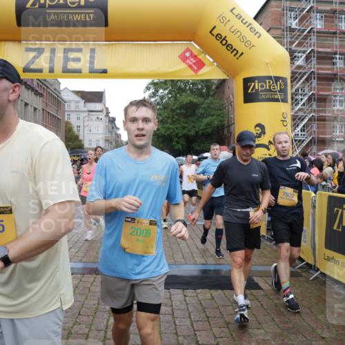 13.09.2026 - Kiel Lauf Yannick Fuchs http://msf.ph/oto/10407373 13.09.2026 10:34:48 Ziel 1307, 1667, 2432, 2449, 3547, 5218, 5576, 6225, 6941, 7006, 7273, 7672, 8195, 8746, 9276, 9389, 11163, 11374, 93, 244, 1086, 1668, 2044, 2094, 2465, 3180, 3384, 3864, 4351, 4466, 4608, 4723, 4735, 4820, 5125, 5165, 5737, 5996, 6260, 6344, 7387, 7928, 7933, 8480, 8646, 9788, 10549, 10893, 10904, 10905, 11153, 11374, 12020, 12070, 1640, 2268, 3400, 3470, 3603, 4028, 4449, 5247, 6578, 7960, 9220, 9541, 9853, 9988, 10065, 10361, 10676, 12095, 1299, 2009 meine-sportfotos.de