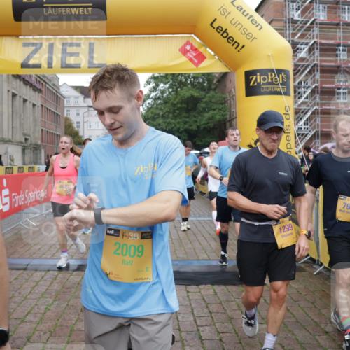 13.09.2026 - Kiel Lauf Yannick Fuchs http://msf.ph/oto/10407381 13.09.2026 10:34:48 Ziel 1307, 1667, 2432, 2449, 3547, 5218, 5576, 6225, 6941, 7006, 7273, 7672, 8195, 8746, 9276, 9389, 11163, 11374, 93, 244, 1086, 1668, 2044, 2094, 2465, 3180, 3384, 3864, 4351, 4466, 4608, 4723, 4735, 4820, 5125, 5165, 5737, 5996, 6260, 6344, 7387, 7928, 7933, 8480, 8646, 9788, 10549, 10893, 10904, 10905, 11153, 11374, 12020, 12070, 1640, 2268, 3400, 3470, 3603, 4028, 4449, 5247, 6578, 7960, 9220, 9541, 9853, 9988, 10065, 10361, 10676, 12095, 1299, 2009 meine-sportfotos.de