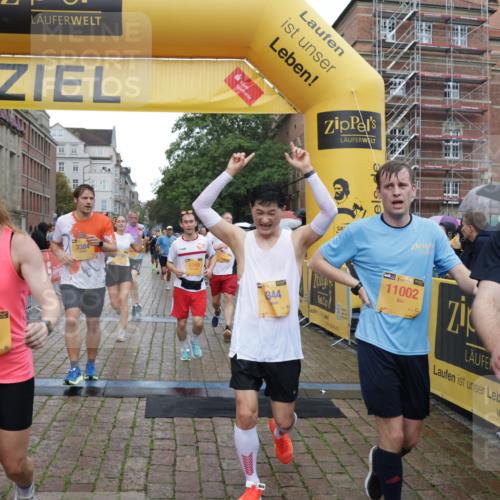 13.09.2026 - Kiel Lauf Yannick Fuchs http://msf.ph/oto/10407392 13.09.2026 10:34:50 Ziel 1307, 1667, 2432, 2449, 3470, 3547, 3603, 5218, 5576, 6225, 7006, 7273, 7672, 8195, 8746, 9276, 9389, 11163, 93, 244, 1086, 1668, 2044, 2094, 2465, 3180, 3864, 4351, 4466, 4608, 4723, 4735, 4820, 5125, 5737, 5996, 6225, 6260, 6941, 7387, 7928, 7933, 8480, 8646, 9788, 10549, 10893, 10904, 10905, 11153, 11374, 12020, 12070, 1640, 2268, 3400, 4022, 4028, 4449, 4951, 5247, 5386, 6578, 6603, 7960, 8266, 9220, 9541, 9853, 9988, 10065, 10361, 10676, 11368, 12095, 244, 1299, 2009 meine-sportfotos.de