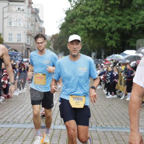 13.09.2026 - Kiel Lauf Yannick Fuchs http://msf.ph/oto/10407433 13.09.2026 10:34:53 Ziel 1307, 2432, 2449, 3470, 3547, 3603, 5218, 5576, 7006, 7273, 7672, 8195, 8746, 9276, 10361, 11163, 93, 1086, 1307, 1667, 2044, 2094, 2465, 3180, 3864, 4351, 4466, 4608, 4723, 4735, 4820, 5125, 5737, 5996, 6225, 6260, 6941, 7387, 7928, 7933, 8480, 9276, 9389, 10549, 10904, 10905, 11374, 12020, 12070, 1640, 2268, 3400, 4022, 4028, 4449, 4951, 5247, 5386, 6578, 6603, 7960, 8164, 8266, 8750, 9220, 9261, 9264, 9541, 9853, 9988, 10065, 10475, 10676, 11368, 12095, 244 meine-sportfotos.de