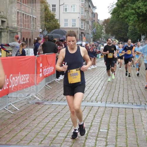 13.09.2026 - Kiel Lauf Yannick Fuchs http://msf.ph/oto/10407533 13.09.2026 10:35:01 Ziel 1640, 2268, 3400, 3470, 3547, 3603, 4028, 4449, 5218, 5247, 7960, 9220, 9541, 9853, 9988, 10361, 10676, 11163, 1307, 1667, 2044, 2432, 2449, 2465, 3180, 3864, 4351, 4608, 4723, 4735, 5125, 5218, 5576, 5737, 5996, 6225, 6260, 6941, 7006, 7273, 7387, 7672, 7928, 8195, 8480, 8746, 9276, 9389, 10549, 10904, 10905, 11374, 12070, 400, 1784, 2390, 2687, 4022, 4951, 5386, 6578, 6603, 7971, 8164, 8266, 8750, 9261, 9264, 10065, 10475, 11368, 11568, 11758, 12095, 93 meine-sportfotos.de