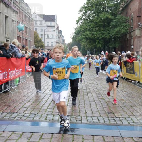 13.09.2026 - Kiel Lauf Yannick Fuchs http://msf.ph/oto/10407545 13.09.2026 09:01:04 Ziel 6561, 9503, 12506, 282, 1446, 3135, 3268, 3611, 4093, 7487, 7991, 10304, 10561, 10562, 10636, 11425, 300, 1662, 1794, 2553, 7613, 7982, 8614, 8691, 11562, 11901, 12436, 897, 1284, 2894, 4093, 6487, 6808, 11727, 12051 meine-sportfotos.de