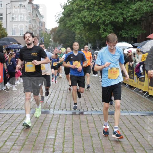 13.09.2026 - Kiel Lauf Yannick Fuchs http://msf.ph/oto/10407571 13.09.2026 10:35:04 Ziel 1640, 2268, 3400, 3470, 3603, 4028, 4449, 4951, 5247, 5386, 6578, 7960, 8266, 9220, 9541, 9853, 9988, 10065, 10361, 10676, 11368, 12095, 1307, 1667, 2044, 2432, 2449, 2465, 3180, 3470, 3547, 3603, 3864, 4351, 4608, 4723, 4735, 5218, 5576, 5737, 6225, 6260, 6941, 7006, 7273, 7387, 7672, 7928, 8195, 8480, 8746, 9276, 9389, 10549, 10904, 10905, 11163, 11374, 400, 1784, 2390, 2687, 4022, 5293, 6603, 7971, 8164, 8750, 9261, 9264, 10475, 11568, 11758, 93, 4351, 4735 meine-sportfotos.de