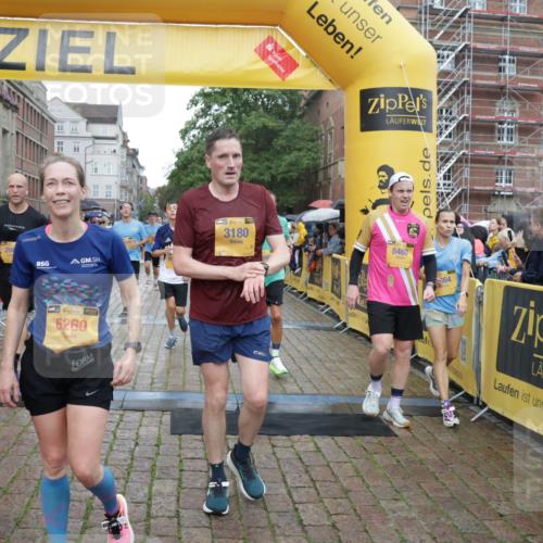 13.09.2026 - Kiel Lauf Yannick Fuchs http://msf.ph/oto/10407705 13.09.2026 10:35:11 Ziel 1640, 2390, 2687, 3400, 4022, 4028, 4449, 4951, 5247, 5386, 6578, 6603, 7960, 8164, 8266, 8750, 9220, 9261, 9264, 9541, 9853, 9988, 10065, 10475, 10676, 11368, 11758, 12095, 1307, 1667, 2268, 2432, 2449, 3470, 3547, 3603, 5218, 5576, 6225, 6941, 7006, 7273, 7672, 7960, 8195, 8746, 9276, 9389, 9988, 10361, 10549, 11163, 11374, 400, 1784, 5293, 5817, 6381, 6849, 7710, 7971, 8436, 9143, 10017, 11568, 12774, 2044, 3180, 3864, 4351, 4608, 4735, 6941 meine-sportfotos.de