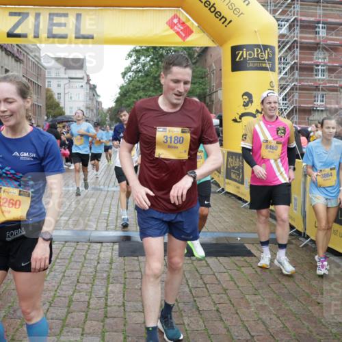 13.09.2026 - Kiel Lauf Yannick Fuchs http://msf.ph/oto/10407722 13.09.2026 10:35:12 Ziel 1640, 2390, 2687, 3400, 4022, 4028, 4449, 4951, 5247, 5386, 6578, 6603, 8164, 8266, 8750, 9220, 9261, 9264, 9541, 9853, 10065, 10475, 10676, 11368, 11758, 12095, 1307, 1667, 2268, 2432, 2449, 3470, 3547, 3603, 4028, 5218, 5576, 6225, 6941, 7006, 7273, 7672, 7960, 8195, 8746, 9276, 9389, 9853, 9988, 10361, 11163, 11374, 400, 1784, 5293, 5817, 6381, 6849, 7710, 7971, 8436, 8973, 9143, 10017, 11568, 12774, 2044, 3180, 3864, 4351, 4608, 4735, 6225, 6941 meine-sportfotos.de