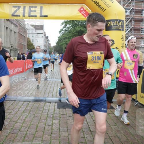 13.09.2026 - Kiel Lauf Yannick Fuchs http://msf.ph/oto/10407730 13.09.2026 10:35:12 Ziel 1640, 2390, 2687, 3400, 4022, 4028, 4449, 4951, 5247, 5386, 6578, 6603, 8164, 8266, 8750, 9220, 9261, 9264, 9541, 9853, 10065, 10475, 10676, 11368, 11758, 12095, 1307, 1667, 2268, 2432, 2449, 3470, 3547, 3603, 4028, 5218, 5576, 6225, 6941, 7006, 7273, 7672, 7960, 8195, 8746, 9276, 9389, 9853, 9988, 10361, 11163, 11374, 400, 1784, 5293, 5817, 6381, 6849, 7710, 7971, 8436, 8973, 9143, 10017, 11568, 12774, 2044, 3180, 3864, 4351, 4608, 4735, 6225, 6941 meine-sportfotos.de