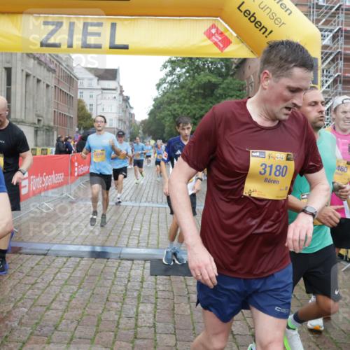 13.09.2026 - Kiel Lauf Yannick Fuchs http://msf.ph/oto/10407736 13.09.2026 10:35:12 Ziel 1640, 2390, 2687, 3400, 4022, 4028, 4449, 4951, 5247, 5386, 6578, 6603, 8164, 8266, 8750, 9220, 9261, 9264, 9541, 9853, 10065, 10475, 10676, 11368, 11758, 12095, 1307, 1667, 2268, 2432, 2449, 3470, 3547, 3603, 4028, 5218, 5576, 6225, 6941, 7006, 7273, 7672, 7960, 8195, 8746, 9276, 9389, 9853, 9988, 10361, 11163, 11374, 400, 1784, 5293, 5817, 6381, 6849, 7710, 7971, 8436, 8973, 9143, 10017, 11568, 12774, 2044, 3180, 3864, 4351, 4608, 4735, 6225, 6941 meine-sportfotos.de