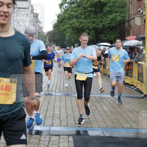 13.09.2026 - Kiel Lauf Yannick Fuchs http://msf.ph/oto/10407827 13.09.2026 10:35:26 Ziel 400, 1784, 5293, 5817, 6381, 6849, 7710, 7971, 8436, 9143, 10017, 11568, 11758, 12766, 12774, 1640, 2268, 2390, 2687, 3400, 3470, 3547, 3603, 4022, 4028, 4449, 4951, 5218, 5247, 5386, 6578, 6603, 7960, 8164, 8266, 8750, 9220, 9261, 9264, 9541, 9853, 9988, 10065, 10361, 10475, 10676, 11163, 11368, 11758, 12095, 100, 215, 1376, 1993, 2116, 2248, 3124, 3790, 4538, 5151, 5698, 6085, 6645, 7215, 7280, 8002, 8079, 8415, 8432, 8660, 8973, 10483, 10701, 11181, 11363 meine-sportfotos.de