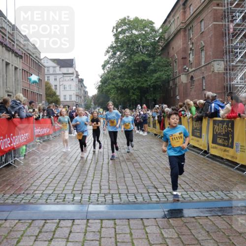 13.09.2026 - Kiel Lauf Yannick Fuchs http://msf.ph/oto/10407840 13.09.2026 09:01:37 Ziel 2321, 2568, 3362, 3578, 4415, 4784, 6257, 6315, 7210, 9287, 11772, 12296, 12626, 300, 1662, 1794, 2553, 3578, 4784, 6257, 7613, 7982, 8614, 8691, 11562, 11901, 12436, 1353, 1355, 1959, 3592, 7062, 9285, 9501, 9615, 11119, 12539, 6561, 9503, 12506 meine-sportfotos.de