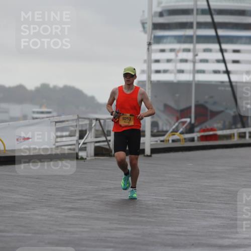 13.09.2026 - Kiel Lauf Andreas Tolksdorf http://msf.ph/oto/10407842 13.09.2026 11:39:59 Kiellinie 9253, 3 meine-sportfotos.de