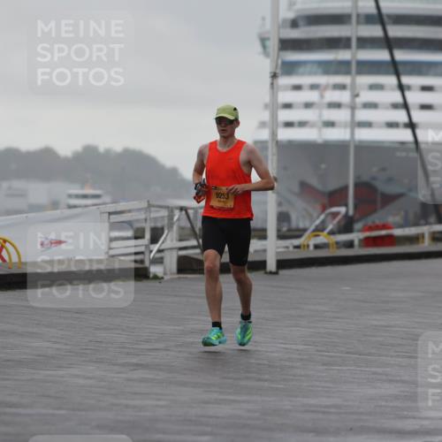 13.09.2026 - Kiel Lauf Andreas Tolksdorf http://msf.ph/oto/10407846 13.09.2026 11:39:59 Kiellinie 9253, 3 meine-sportfotos.de