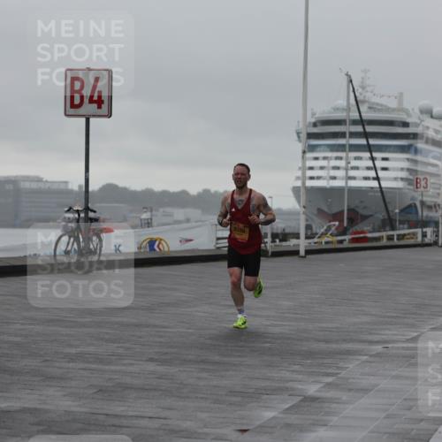 13.09.2026 - Kiel Lauf Andreas Tolksdorf http://msf.ph/oto/10408015 13.09.2026 11:40:32 Kiellinie 663, 4, 9316, 3 meine-sportfotos.de