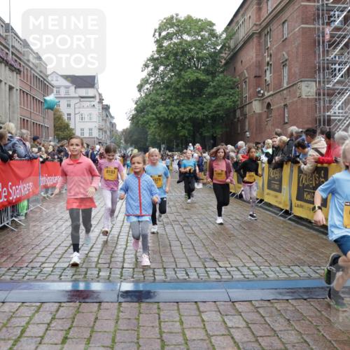 13.09.2026 - Kiel Lauf Yannick Fuchs http://msf.ph/oto/10408037 13.09.2026 09:01:59 Ziel 911, 2916, 3592, 5577, 7062, 9501, 11119, 11578, 12211, 12321, 12539, 1353, 1355, 1959, 2321, 2568, 3362, 3578, 4415, 4784, 6257, 6315, 7210, 9285, 9287, 9615, 11772, 12296, 12626, 1992, 2635, 3250, 3405, 3406, 5271, 5482, 6062, 6251, 6485, 6562, 6672, 8183, 10288, 10324, 10336, 11571, 12446, 300, 1794, 2553, 3578, 4784, 6257, 7613, 8614, 8691, 11562, 11901, 12436 meine-sportfotos.de