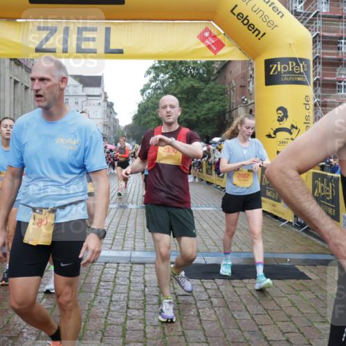 13.09.2026 - Kiel Lauf Yannick Fuchs http://msf.ph/oto/10408069 13.09.2026 10:35:52 Ziel 215, 343, 2116, 2248, 2494, 3811, 6085, 6645, 7215, 7619, 7721, 8002, 8393, 8415, 8557, 8747, 10701, 10835, 10998, 11567, 11903, 100, 215, 400, 1376, 1784, 1993, 2248, 3124, 3790, 4538, 5151, 5293, 5698, 5817, 6381, 6849, 7215, 7280, 7710, 7971, 8002, 8079, 8415, 8432, 8436, 8660, 8973, 9143, 10017, 10483, 11181, 11363, 11568, 12766, 12774, 867, 1321, 2541, 3634, 4889, 4971, 5947, 6634, 6957, 8224, 8579, 10045, 10860, 11662, 12286, 400, 1784, 2390, 2687, 4022, 7971, 9261 meine-sportfotos.de