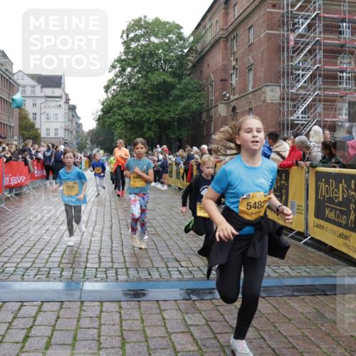 13.09.2026 - Kiel Lauf Yannick Fuchs http://msf.ph/oto/10408074 13.09.2026 09:02:01 Ziel 911, 2916, 3592, 5577, 6062, 6562, 7062, 9501, 11119, 11578, 12211, 12321, 12539, 1353, 1355, 1959, 2321, 2568, 3362, 3578, 4415, 4784, 6257, 6315, 7210, 9285, 9287, 9615, 11772, 12296, 12626, 1992, 2635, 3250, 3405, 3406, 5271, 5482, 6251, 6485, 6672, 8183, 8419, 10288, 10324, 10336, 11571, 12446, 300, 1794, 3578, 4784, 6257, 7613, 8614, 8691, 11562, 11901, 12436 meine-sportfotos.de