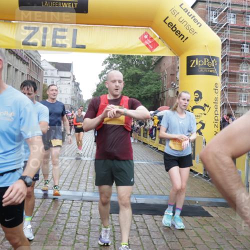13.09.2026 - Kiel Lauf Yannick Fuchs http://msf.ph/oto/10408078 13.09.2026 10:35:53 Ziel 343, 2116, 2494, 3811, 6085, 6645, 7619, 7721, 8393, 8557, 8747, 10701, 10835, 10998, 11567, 11903, 100, 215, 400, 1376, 1784, 1993, 2248, 3124, 3790, 4538, 5151, 5293, 5698, 5817, 6381, 6645, 6849, 7215, 7280, 7710, 7971, 8002, 8079, 8415, 8432, 8436, 8660, 8973, 9143, 10017, 10483, 11181, 11363, 11568, 12766, 12774, 867, 1003, 1321, 2541, 3634, 4889, 4971, 5947, 6634, 6957, 8224, 8579, 10045, 10860, 11662, 12286, 400, 1784, 2390, 2687, 7971, 9261 meine-sportfotos.de