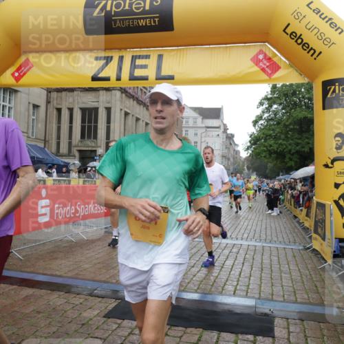 13.09.2026 - Kiel Lauf Yannick Fuchs http://msf.ph/oto/10408202 13.09.2026 10:36:02 Ziel 343, 867, 1321, 2494, 2541, 3634, 3811, 4889, 5947, 6634, 6957, 7619, 8393, 8557, 10998, 11662, 12286, 100, 215, 1376, 1993, 2116, 2248, 2494, 3124, 3790, 4538, 5151, 5698, 5817, 6085, 6645, 6849, 7215, 7280, 7721, 8002, 8079, 8415, 8432, 8436, 8660, 8747, 8973, 10017, 10483, 10701, 10835, 11181, 11363, 11567, 11903, 12766, 12774, 1003, 1477, 1653, 2286, 4078, 4172, 4971, 7158, 7920, 8224, 8554, 8579, 8743, 9201, 10045, 10075, 10852, 10860, 11145, 12022, 5293 meine-sportfotos.de