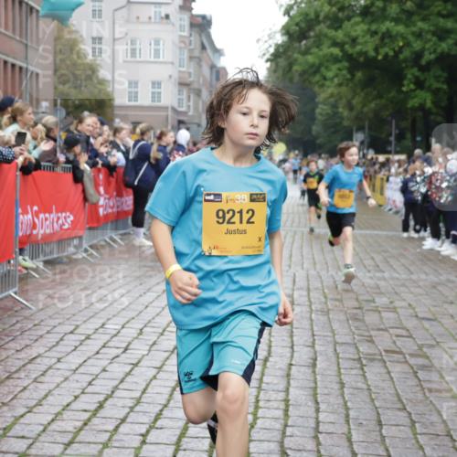 13.09.2026 - Kiel Lauf Yannick Fuchs http://msf.ph/oto/10408221 13.09.2026 09:02:18 Ziel 1992, 2635, 3250, 3405, 3406, 5271, 5482, 6251, 6485, 6672, 6749, 8183, 8419, 10288, 10324, 10336, 11571, 12446, 911, 1353, 1355, 1959, 2916, 3592, 5577, 6062, 6562, 7062, 9285, 9501, 9615, 10336, 11119, 11578, 12211, 12321, 12539, 963, 4337, 5618, 6853, 7853, 9119, 9212, 12270, 1353, 1355, 1959, 2321, 2568, 4415, 6315, 7210, 9285, 9287, 11772, 12626 meine-sportfotos.de