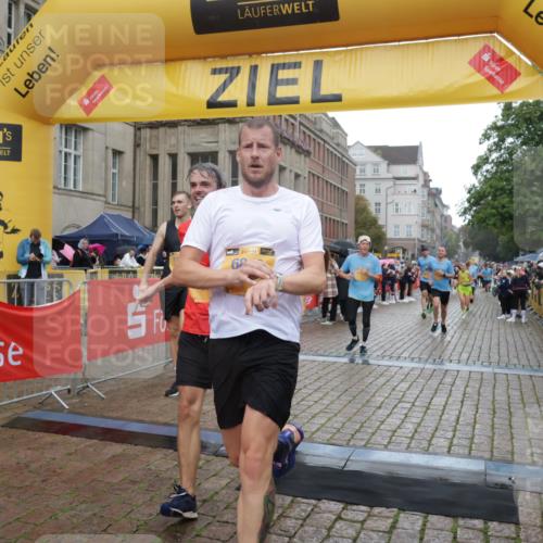 13.09.2026 - Kiel Lauf Yannick Fuchs http://msf.ph/oto/10408226 13.09.2026 10:36:03 Ziel 343, 867, 1321, 2541, 3634, 3811, 4889, 5947, 6634, 6957, 7619, 8393, 8557, 10860, 10998, 11662, 12286, 100, 215, 343, 1376, 1993, 2116, 2248, 2494, 3124, 3790, 4538, 5151, 5698, 5817, 6085, 6645, 7215, 7280, 7721, 8002, 8079, 8415, 8432, 8660, 8747, 8973, 10017, 10483, 10701, 10835, 11181, 11363, 11567, 11903, 12766, 12774, 1003, 1477, 1653, 2286, 4078, 4172, 4971, 7158, 7920, 8224, 8554, 8579, 8743, 9201, 10045, 10075, 10852, 11145, 12022, 5293 meine-sportfotos.de