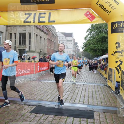 13.09.2026 - Kiel Lauf Yannick Fuchs http://msf.ph/oto/10408279 13.09.2026 10:36:06 Ziel 867, 1321, 2541, 3634, 3811, 4889, 4971, 5947, 6634, 6957, 7619, 8224, 10045, 10860, 11662, 12286, 100, 215, 343, 1376, 1993, 2116, 2248, 2494, 3124, 3790, 4538, 5151, 5698, 6085, 6645, 7215, 7280, 7721, 8002, 8079, 8393, 8415, 8432, 8557, 8660, 8747, 8973, 10483, 10701, 10835, 10998, 11181, 11363, 11567, 11903, 12766, 1003, 1278, 1477, 1653, 2286, 4029, 4078, 4172, 5466, 6763, 7158, 7252, 7920, 8554, 8579, 8743, 8923, 9201, 10075, 10852, 11145, 12022 meine-sportfotos.de