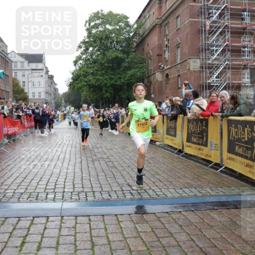 13.09.2026 - Kiel Lauf Yannick Fuchs http://msf.ph/oto/10408377 13.09.2026 09:02:56 Ziel 1175, 1830, 1870, 2739, 12052, 963, 4337, 5618, 5983, 6749, 6853, 7853, 8419, 9119, 9212, 12270, 2178, 2372, 8013, 11932, 1992, 2635, 3250, 3405, 3406, 5482, 6251, 6485, 6672, 6749, 8183, 8419, 10288, 11571 meine-sportfotos.de