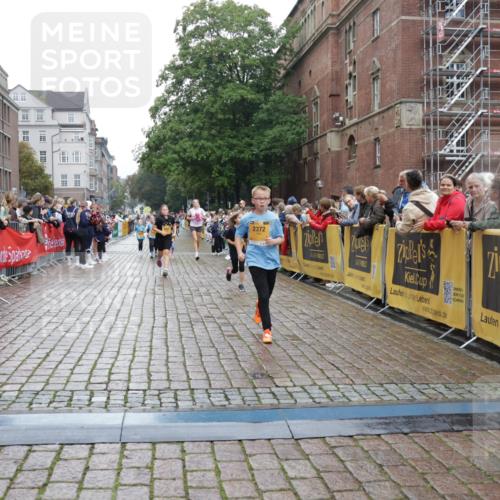 13.09.2026 - Kiel Lauf Yannick Fuchs http://msf.ph/oto/10408399 13.09.2026 09:02:57 Ziel 1175, 1830, 1870, 2739, 12052, 963, 4337, 5618, 5983, 6749, 6853, 7853, 9119, 9212, 12270, 2178, 2372, 7020, 8013, 8924, 11932, 1992, 2635, 3250, 3405, 3406, 4337, 5482, 6251, 6485, 6672, 6749, 8183, 8419, 10288, 11571 meine-sportfotos.de