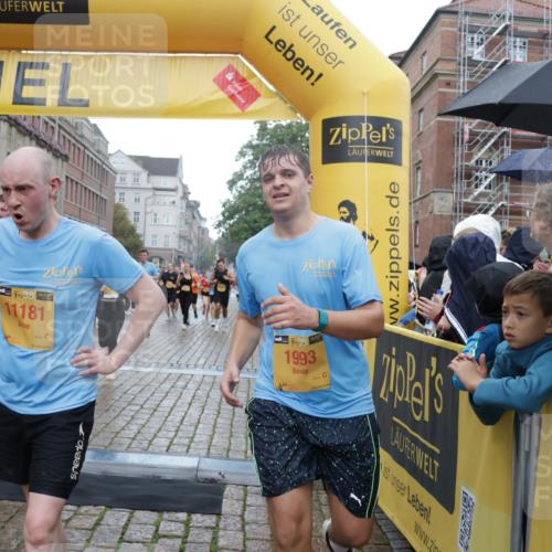 13.09.2026 - Kiel Lauf Yannick Fuchs http://msf.ph/oto/10408402 13.09.2026 10:36:13 Ziel 867, 1003, 1653, 2541, 4971, 5947, 7920, 8224, 8554, 8579, 8743, 9201, 10045, 10075, 10860, 11662, 12022, 215, 343, 1321, 1376, 2116, 2248, 2494, 3124, 3634, 3811, 4538, 4889, 6085, 6634, 6645, 6957, 7215, 7619, 7721, 8002, 8079, 8393, 8415, 8432, 8557, 8747, 10701, 10835, 10998, 11567, 11903, 12286, 1278, 1477, 1584, 2095, 2286, 2380, 2425, 4029, 4078, 4172, 5045, 5466, 6763, 7158, 7252, 8242, 8923, 10852, 11113, 11145, 100, 1376, 1993, 3124, 3790 meine-sportfotos.de